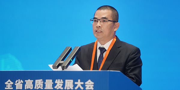 01�£�������������ȫʡ��������������ٿ������������������¹���������ϯ�����Ŷ��³���־����Ϊ��ҵ����������.jpg